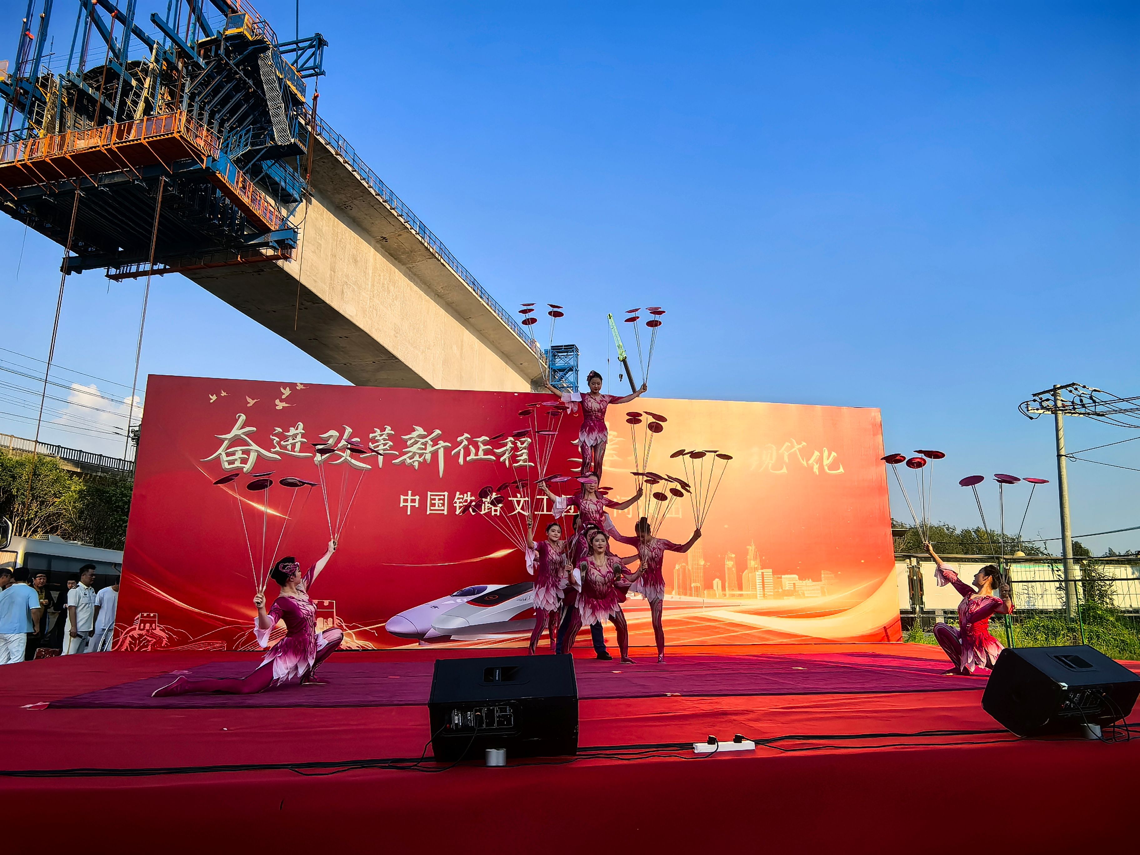 杂技表演 (2) 杂技表演 (2)